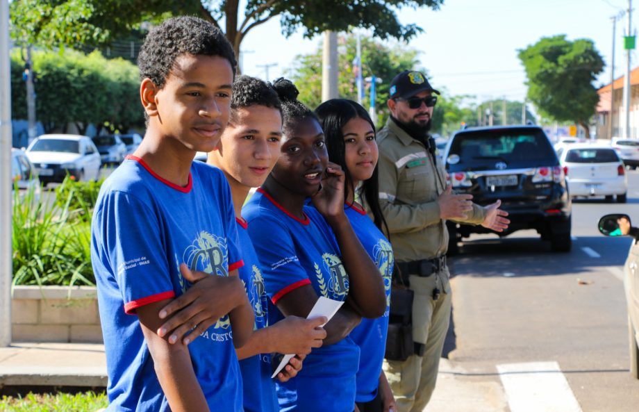 SMAS realiza blitz educativa em alusão ao junho prata