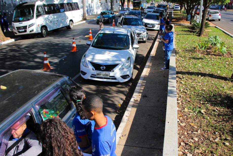 SMAS realiza blitz educativa em alusão ao junho prata