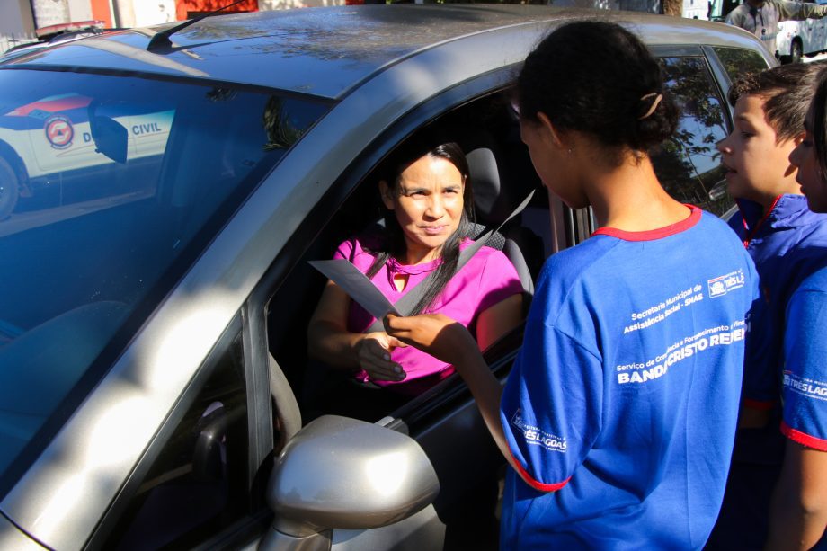 SMAS realiza blitz educativa em alusão ao junho prata