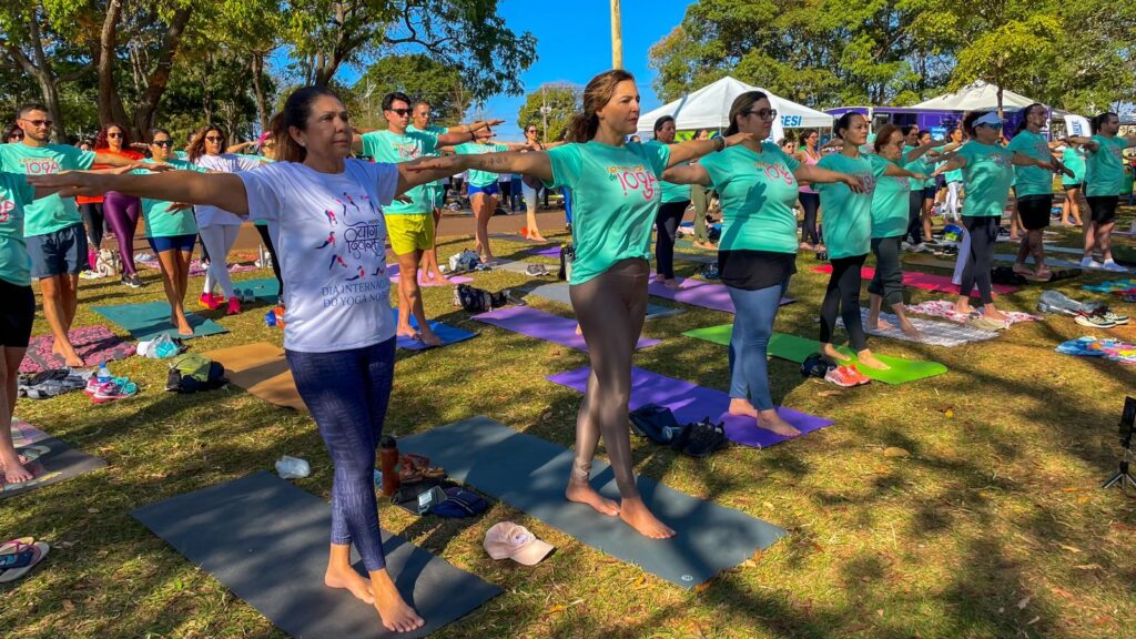 Festival promove bem-estar físico e mental com aulão de ioga no Parque das Nações Indígenas