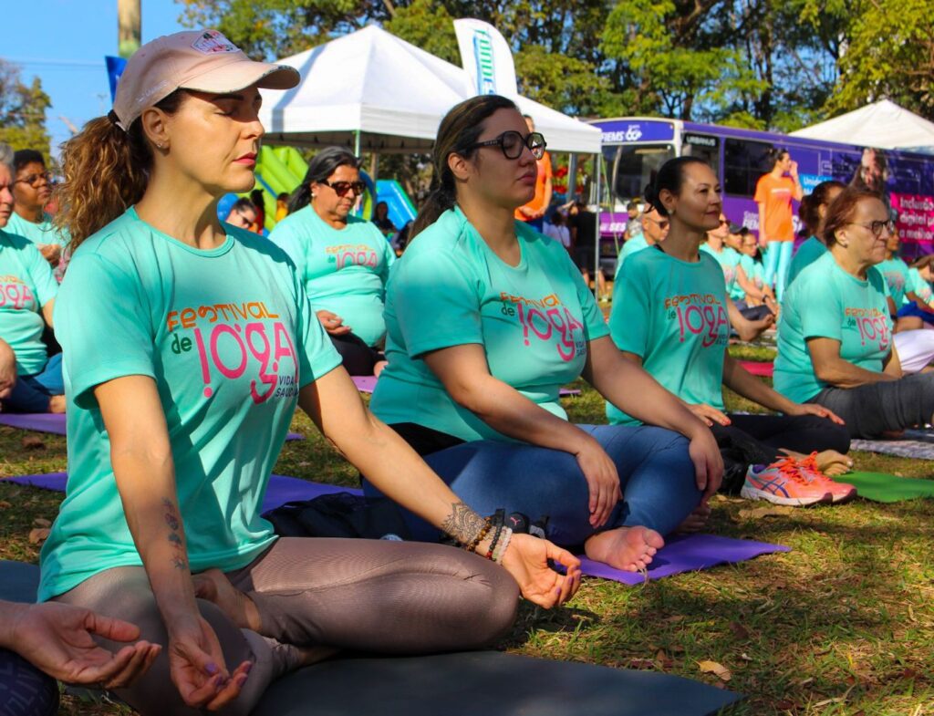 Festival promove bem-estar físico e mental com aulão de ioga no Parque das Nações Indígenas