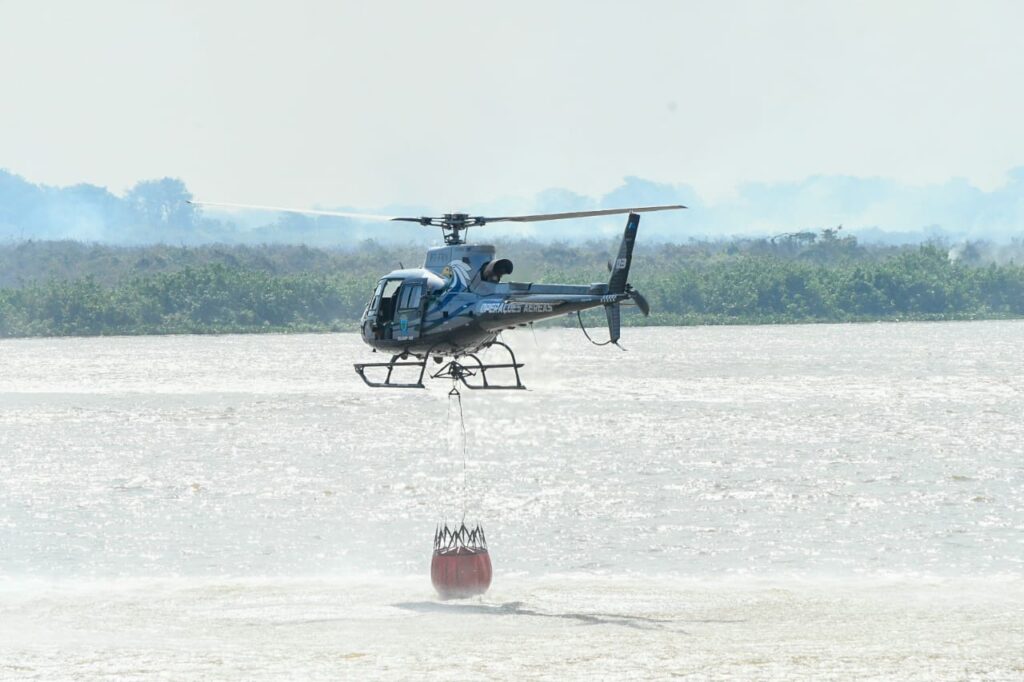 Por terra, rio e ar: Governo de MS mobiliza várias frentes no Pantanal em ações contra o fogo
