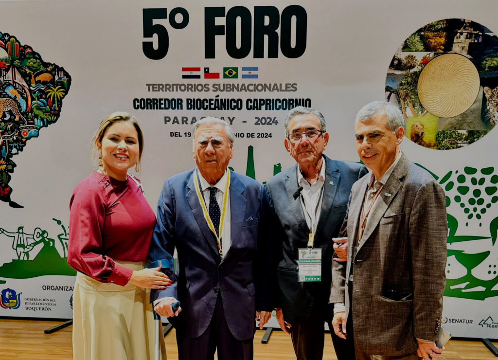Prefeito Nelson Cintra é homenageado no 5º Fórum da Rota Bioceânica no Paraguai