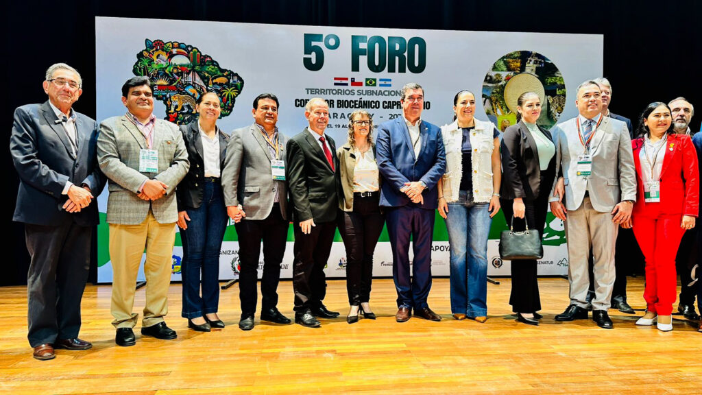 Prefeito Nelson Cintra é homenageado no 5º Fórum da Rota Bioceânica no Paraguai