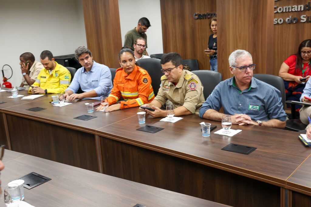 Autoridades nacionais e estaduais de meio ambiente debatem ações de combate aos incêndios no Pantanal