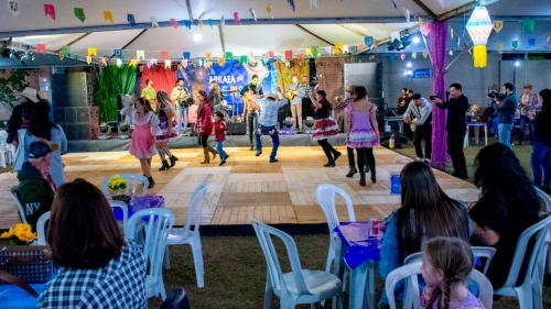 Servidores festejam com suas famílias em noite solidária no Arraiá do TCE-MS