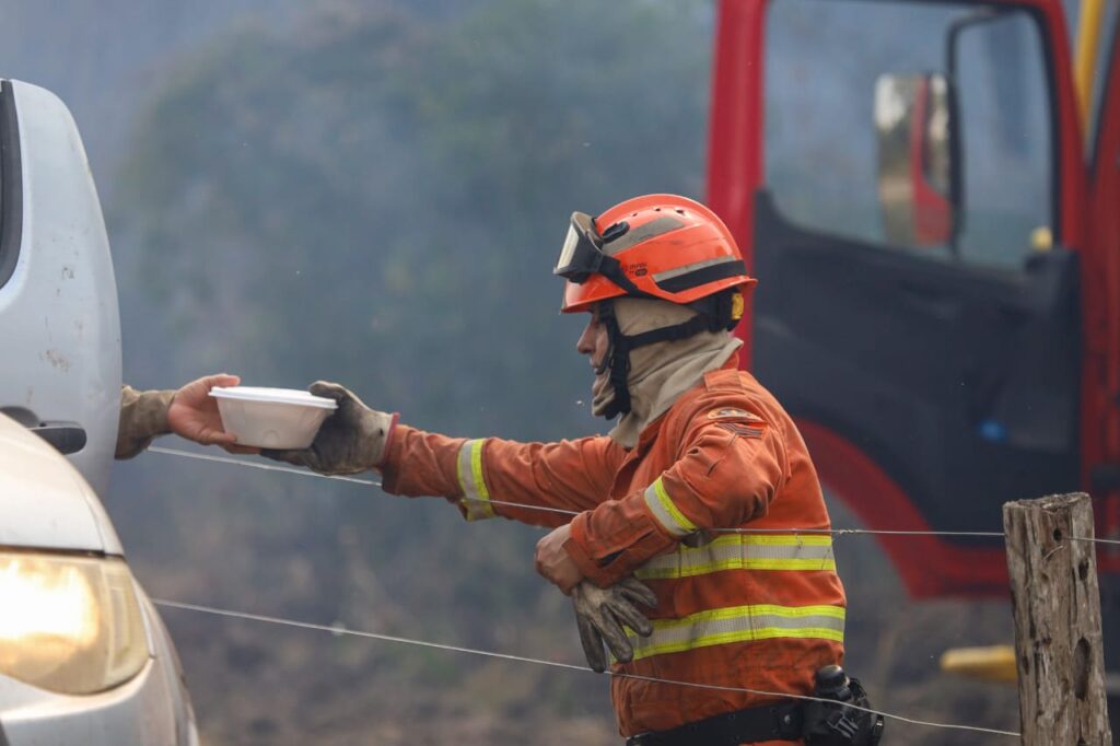 Operação Pantanal: bombeiros de MS lutam para conter grandes chamas na região do Nabileque