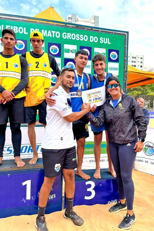 Atletas da SEJUVEL retornam com medalhas e títulos após maratona de torneios no Brasil