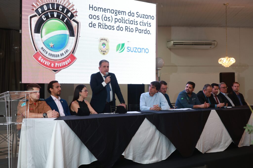 Polícia Civil recebe homenagem de indústria de eucaliptos em Ribas do Rio Pardo