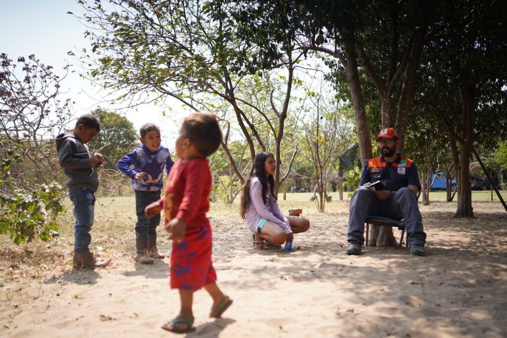 ‘Uma benção para todos’: ribeirinhos agradecem ajuda humanitária no coração do Pantanal