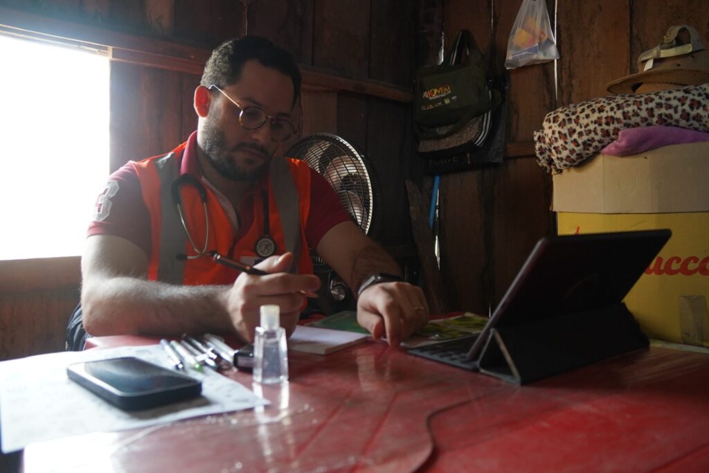 ‘Uma benção para todos’: ribeirinhos agradecem ajuda humanitária no coração do Pantanal