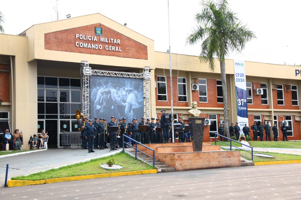 Delegado-Geral da Polícia Civil prestigia solenidade de formatura de 479 novos soldados da Polícia Militar em Campo Grande