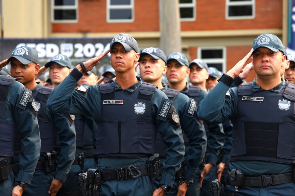 Delegado-Geral da Polícia Civil prestigia solenidade de formatura de 479 novos soldados da Polícia Militar em Campo Grande