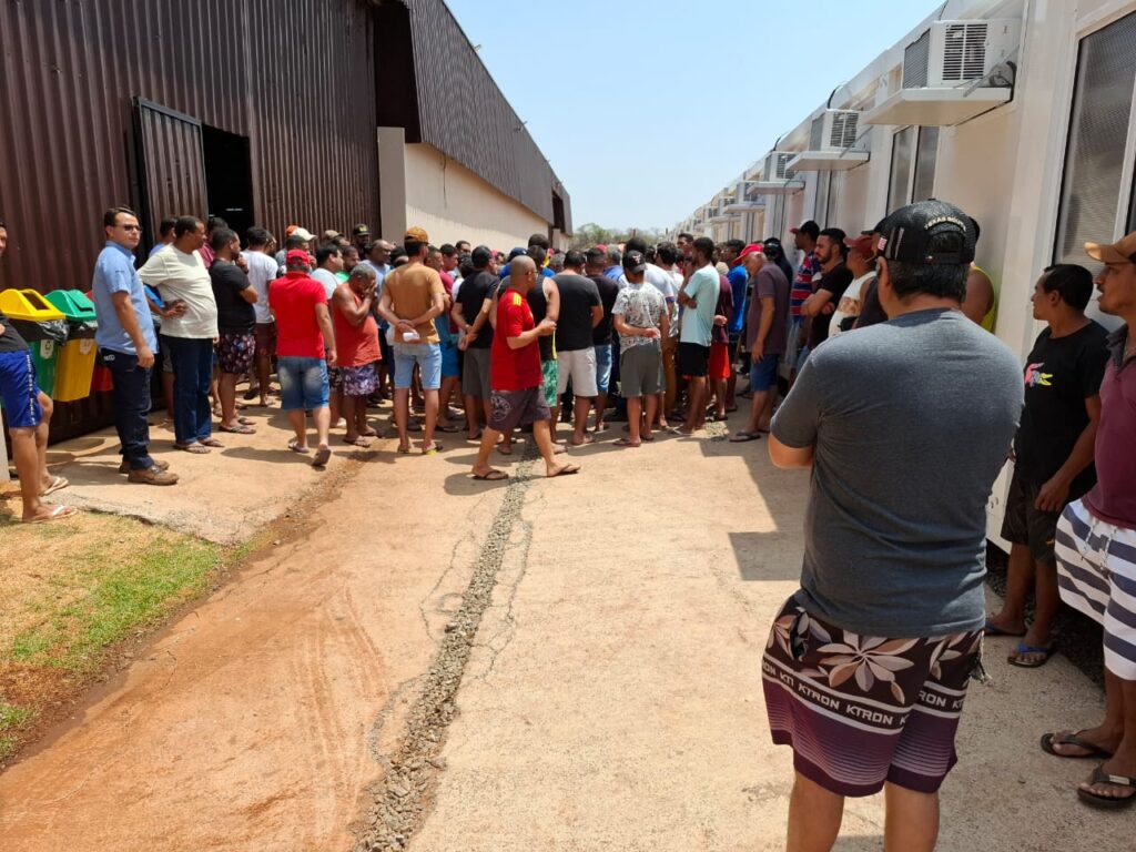 Reunião acalma ânimos e empresa realiza negociações com trabalhadores da Arauco em Inocência 