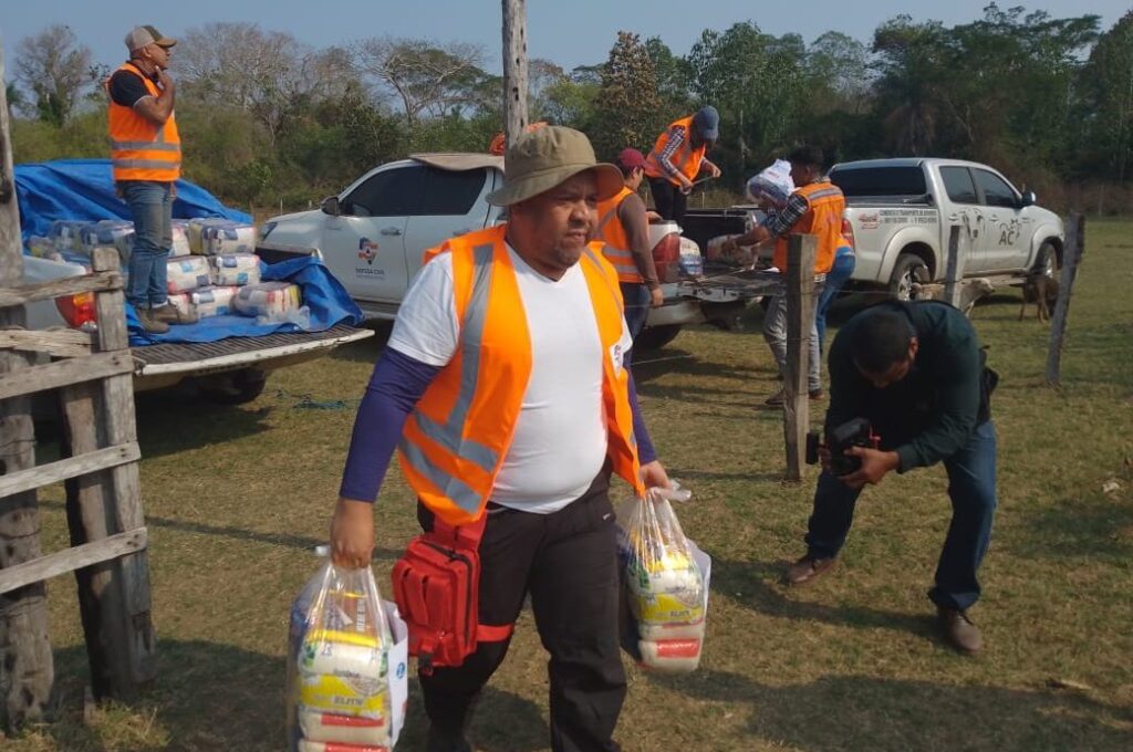 Bombeiros atuam no controle de incêndios florestais em MS e ribeirinhos serão atendidos em ação humanitária