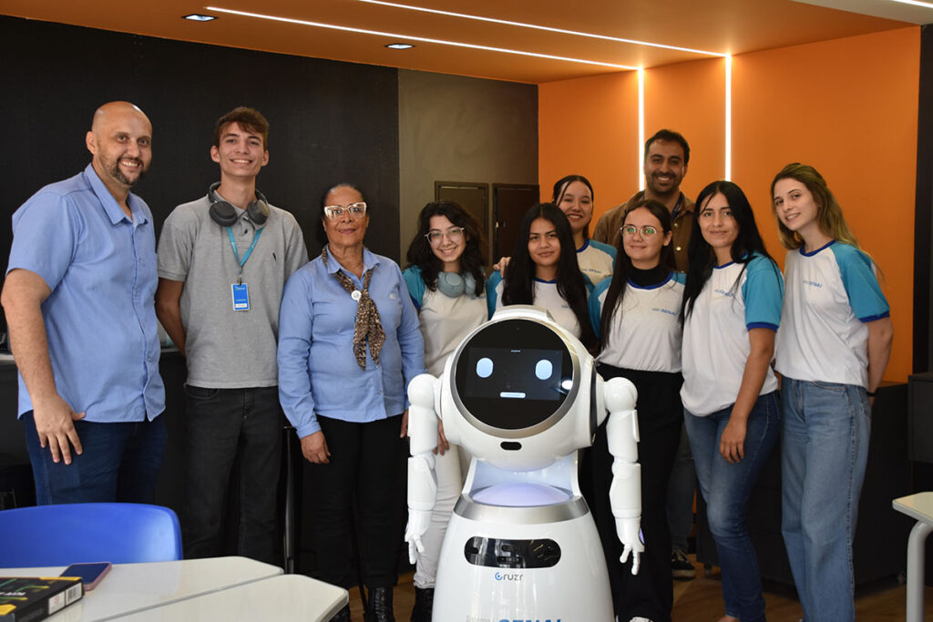 Com robô, realidade virtual e internet das coisas, Senai Lab estreia contêiner automatizado para alunos