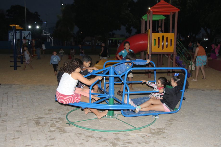 GALERIA DE FOTOS – Prefeitura inaugura praça do Nova Americana com muita diversão