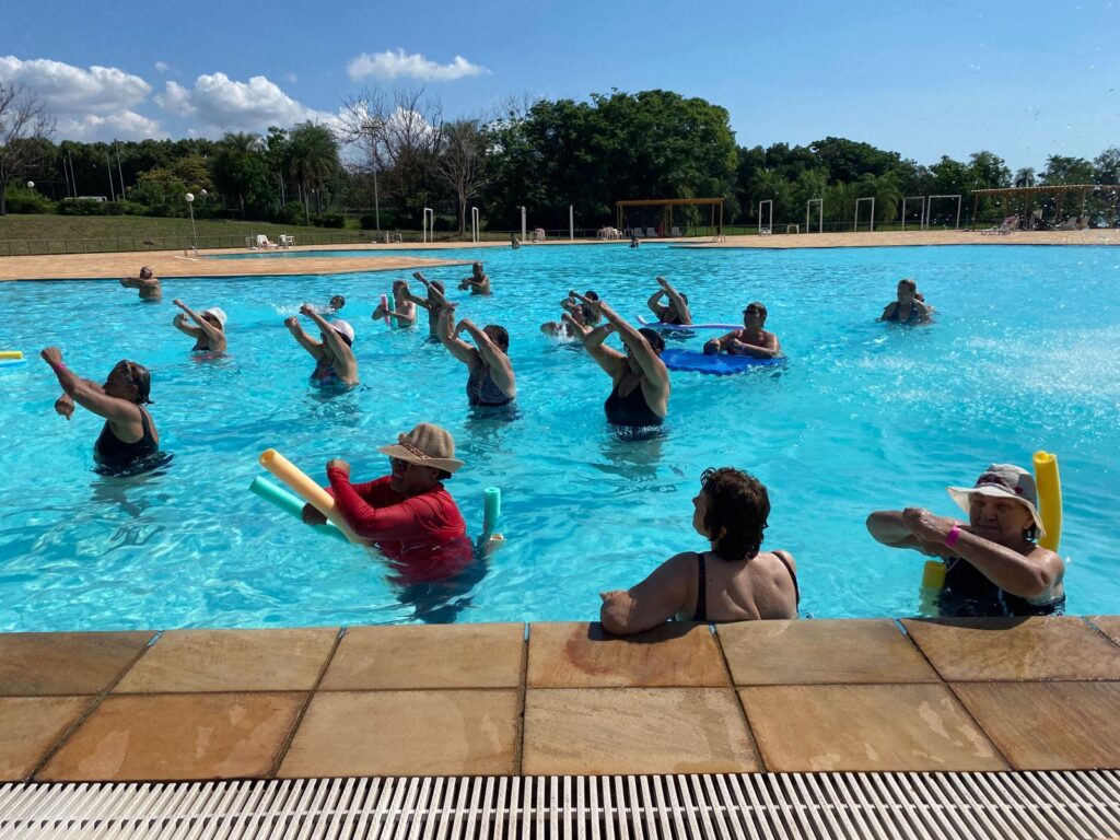 Prefeitura comemora mês do idoso com vasta programação que incluiu diversão no Clube do Sesi em Presidente Epitácio