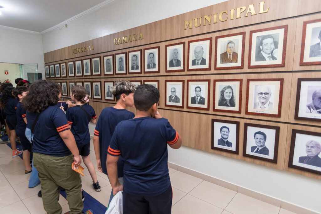 Escola do Legislativo retoma visitas guiadas em Três Lagoas