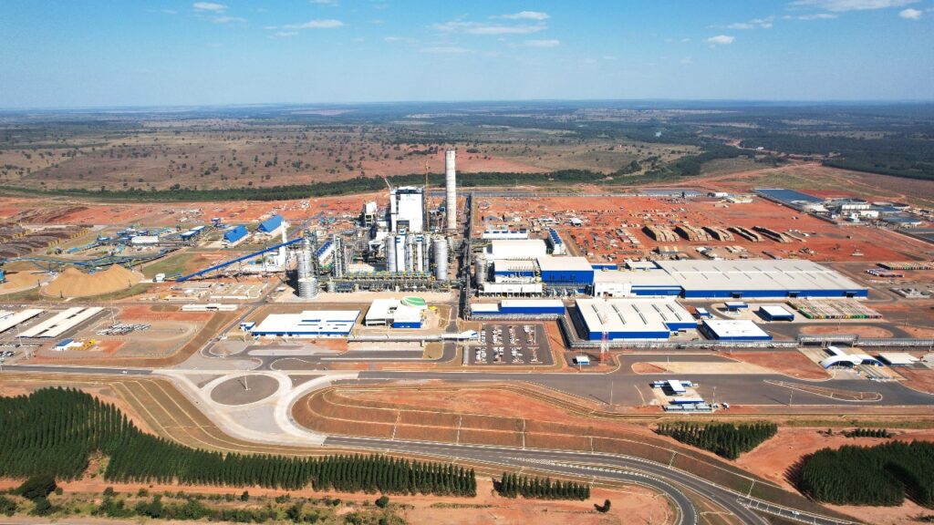 Suzano em breve inaugura mais uma fábrica e realiza investimentos bilionários simultaneamente 