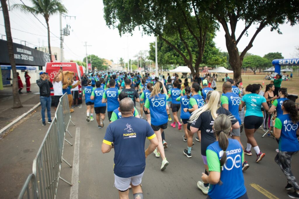 Corrida e Caminhada Suzano Faz Bem reúne 850 participantes e arrecada mais de 4,250 mil quilos de alimentos