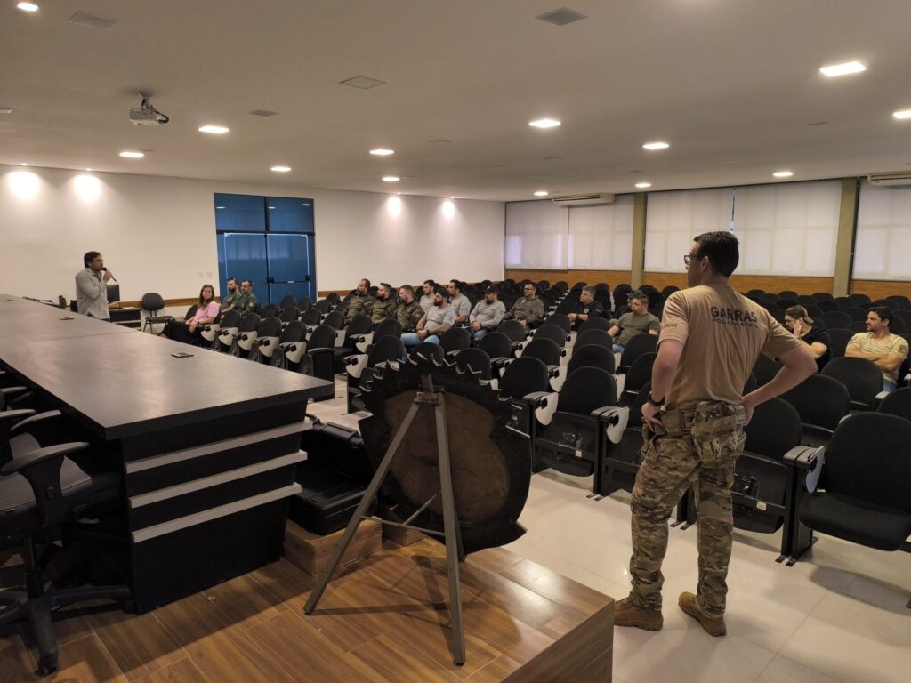 Polícia Civil ministra curso de habilitação em fuzil para agentes de unidades operacionais