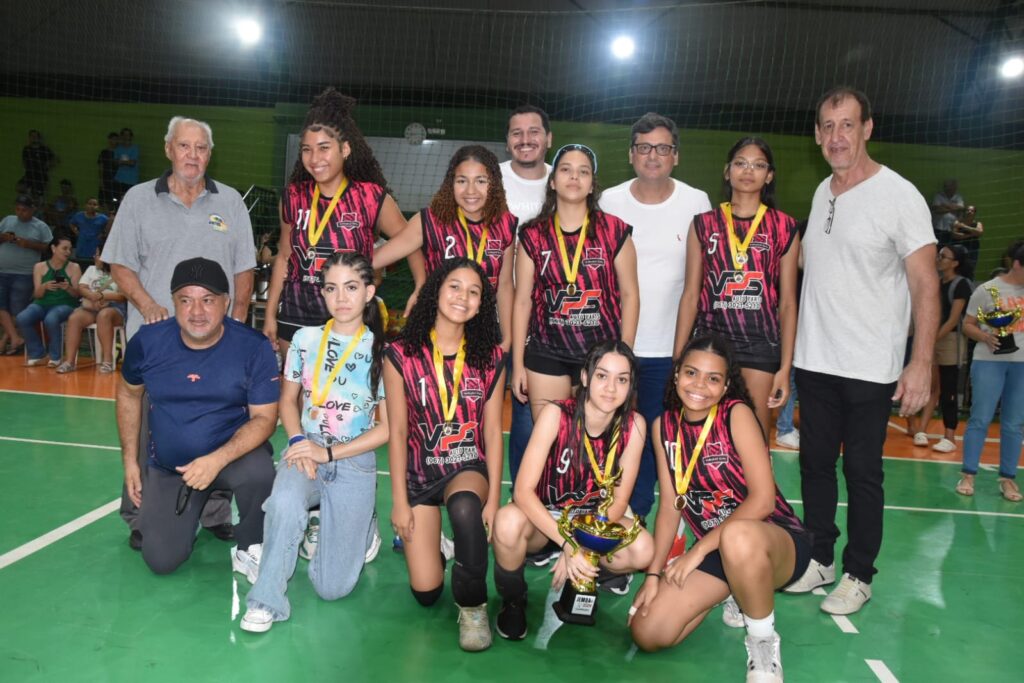 Secretaria de Esportes premia equipes campeãs do Jemba 2024