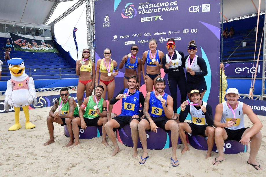 Aninha conquista 10º etapa do Aberto do Circuito Brasileiro de vôlei de praia, no Rio de Janeiro