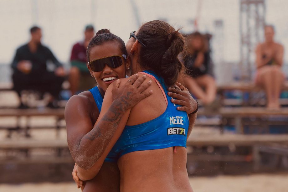 Aninha conquista 10º etapa do Aberto do Circuito Brasileiro de vôlei de praia, no Rio de Janeiro