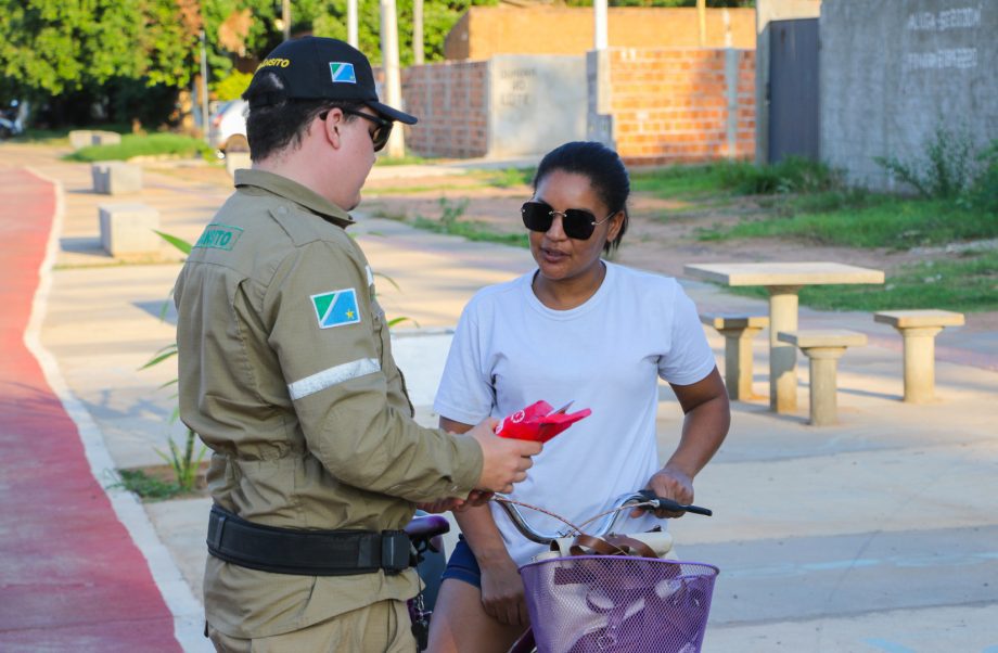 Deptran promove ação alusiva no trânsito “Acidentes não tiram férias, previna-se!”