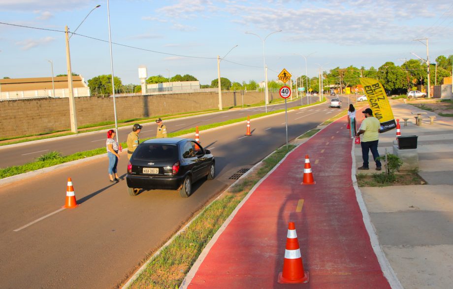 Deptran promove ação alusiva no trânsito “Acidentes não tiram férias, previna-se!”