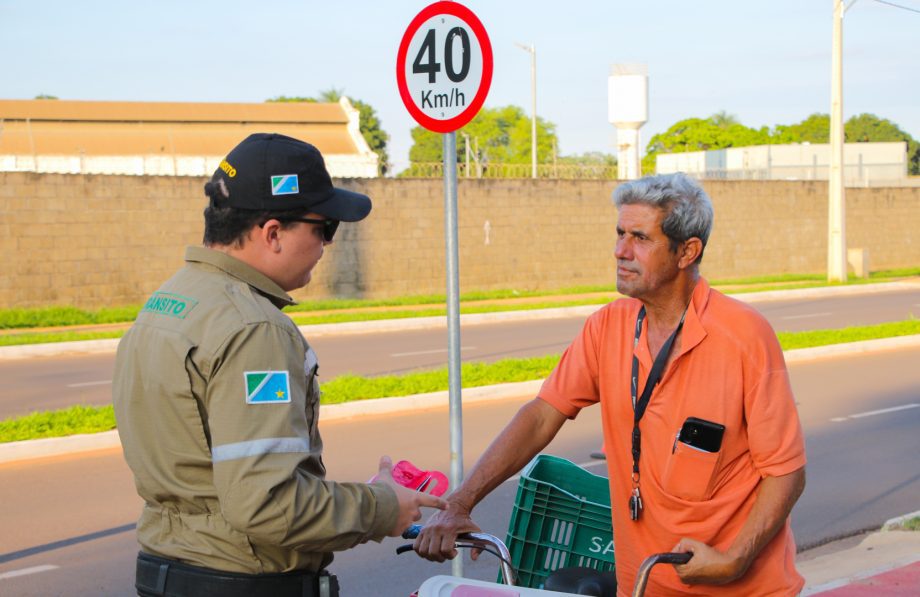 Deptran promove ação alusiva no trânsito “Acidentes não tiram férias, previna-se!”