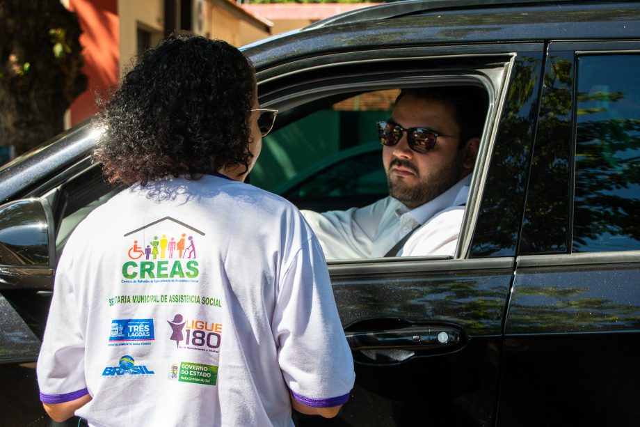 SMAS realiza blitz em alusão ao “Dia Internacional da Não Violência Contra a Mulher” e à Campanha “16 Dias de Ativismo”