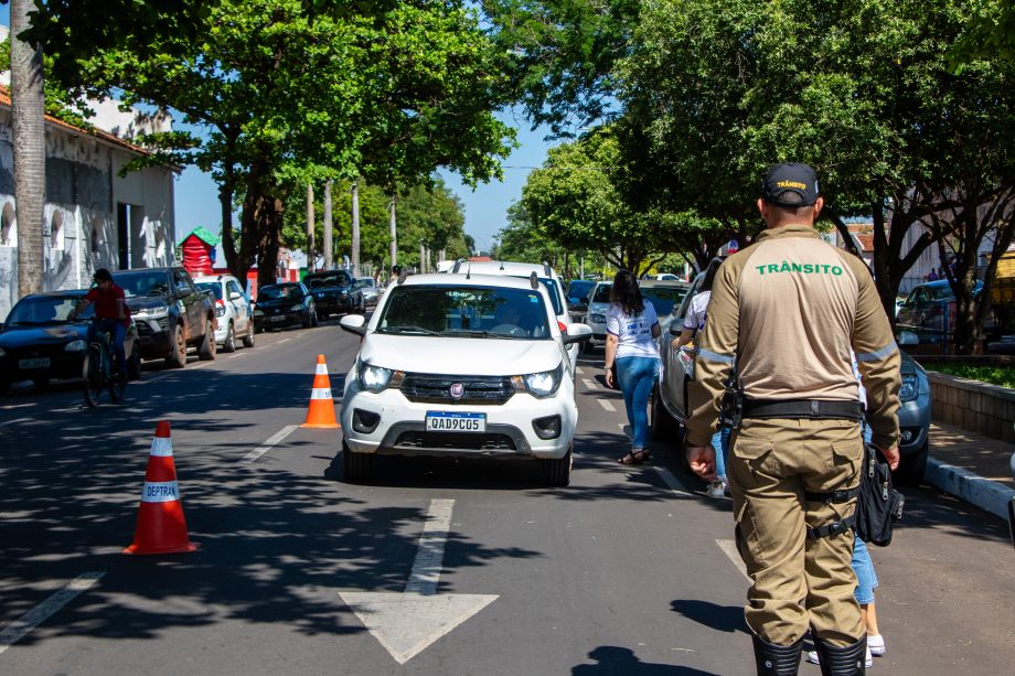 SMAS realiza blitz em alusão ao “Dia Internacional da Não Violência Contra a Mulher” e à Campanha “16 Dias de Ativismo”