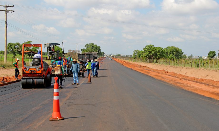 Obras de duplicação da via de acesso ao Balneário estão avançadas