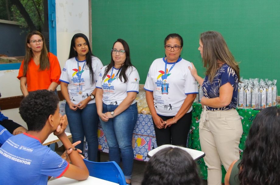 Alunos do curso gratuito de Informática Aplicada e suas Tecnologias recebem certificado de conclusão