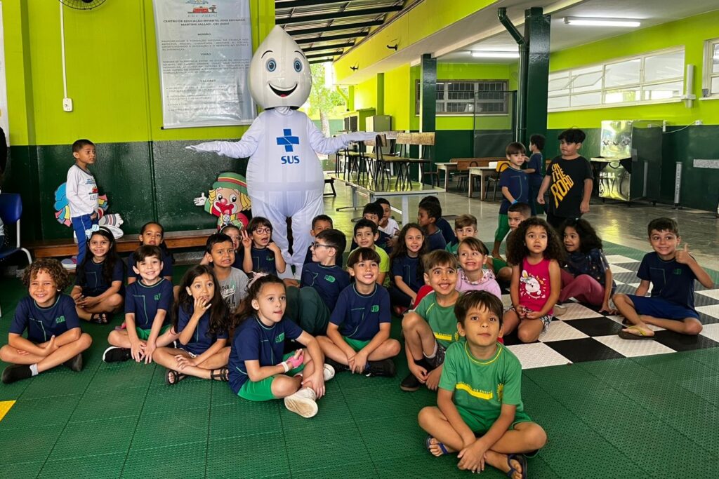 Com Zé Gotinha, secretarias de Saúde e de Educação fortalecem cobertura vacinal nas escolas