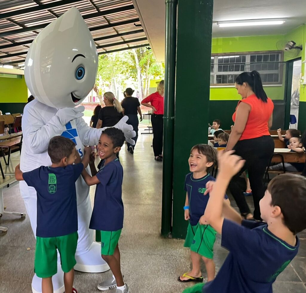 Com Zé Gotinha, secretarias de Saúde e de Educação fortalecem cobertura vacinal nas escolas