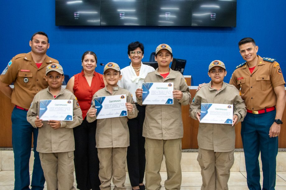 SMAS realiza graduação dos jovens do SCFV Bombeiros do Amanhã