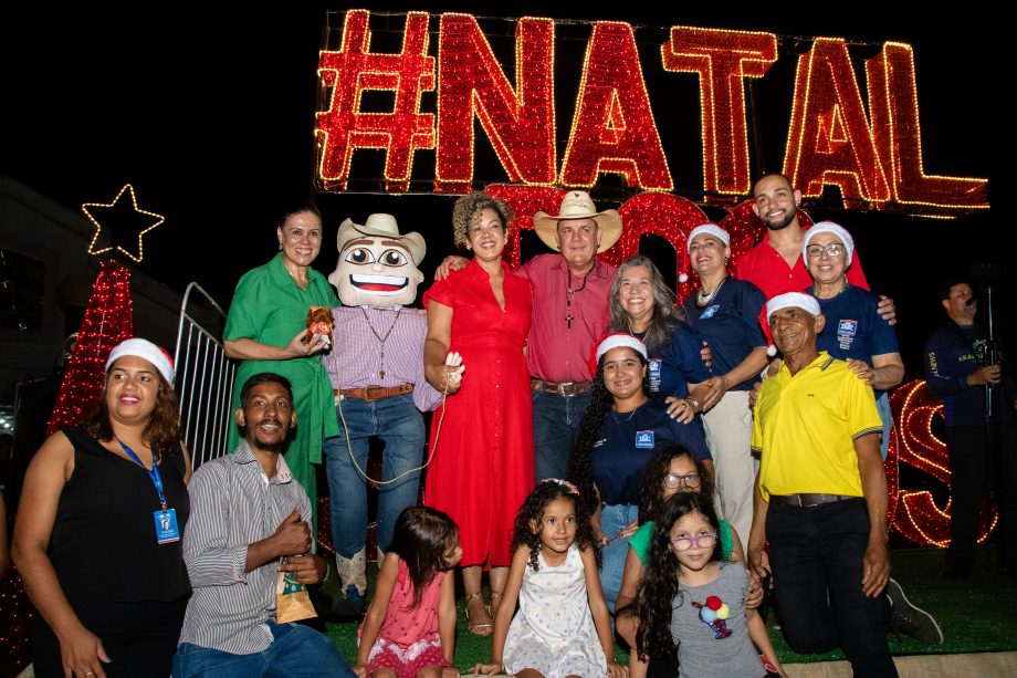 Confira os cliques do evento de inauguração da decoração natalina de Três Lagoas