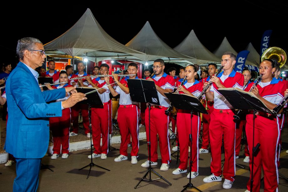 Confira os cliques do evento de inauguração da decoração natalina de Três Lagoas