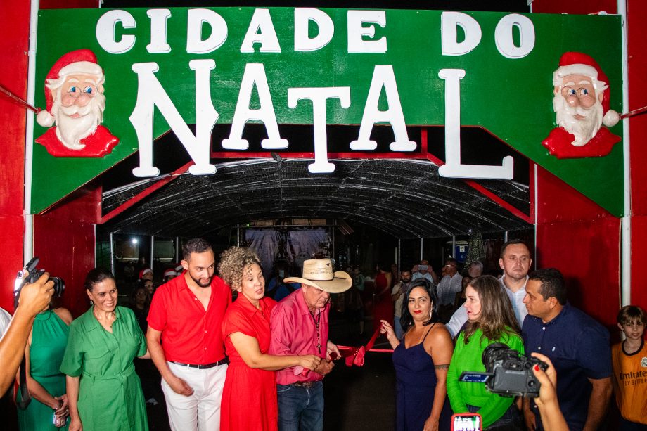 Confira os cliques do evento de inauguração da decoração natalina de Três Lagoas