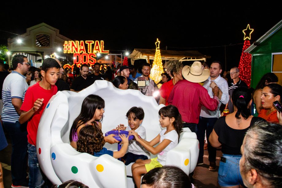 Confira os cliques do evento de inauguração da decoração natalina de Três Lagoas