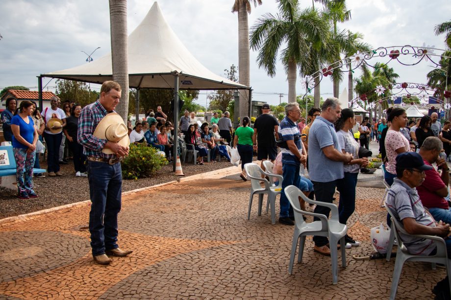 Cerca de 15 mil pessoas visitaram o Cemitério Municipal no Dia de Finados