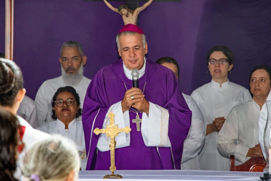 Cerca de 15 mil pessoas visitaram o Cemitério Municipal no Dia de Finados