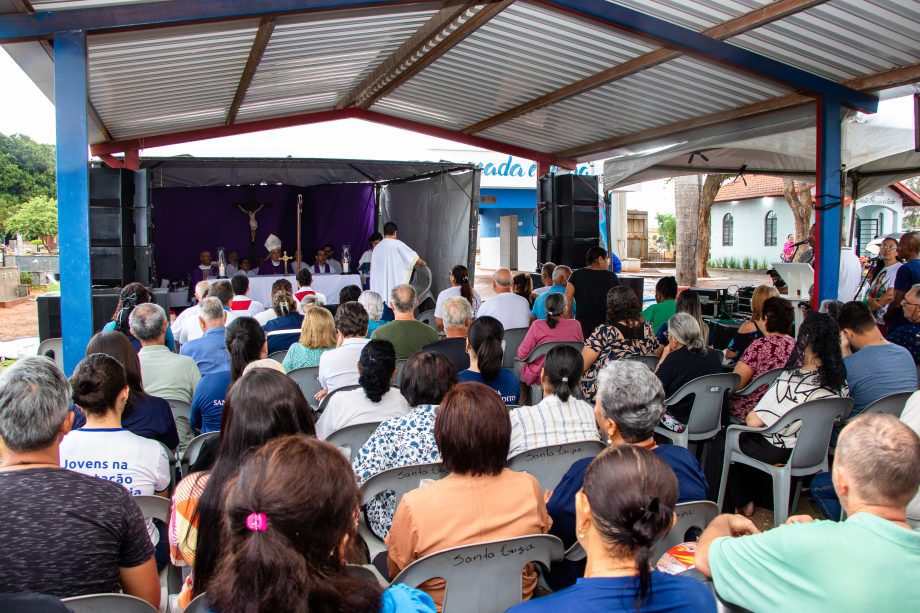 Cerca de 15 mil pessoas visitaram o Cemitério Municipal no Dia de Finados