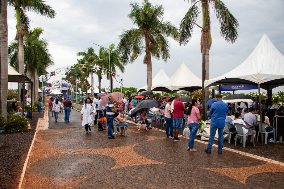 Cerca de 15 mil pessoas visitaram o Cemitério Municipal no Dia de Finados