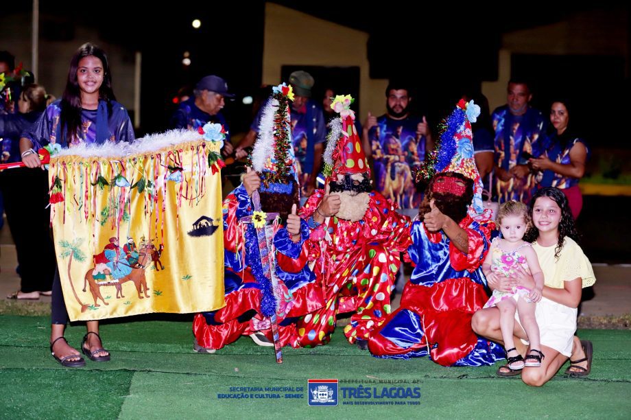 Confira os cliques do evento de inauguração da decoração natalina de Três Lagoas