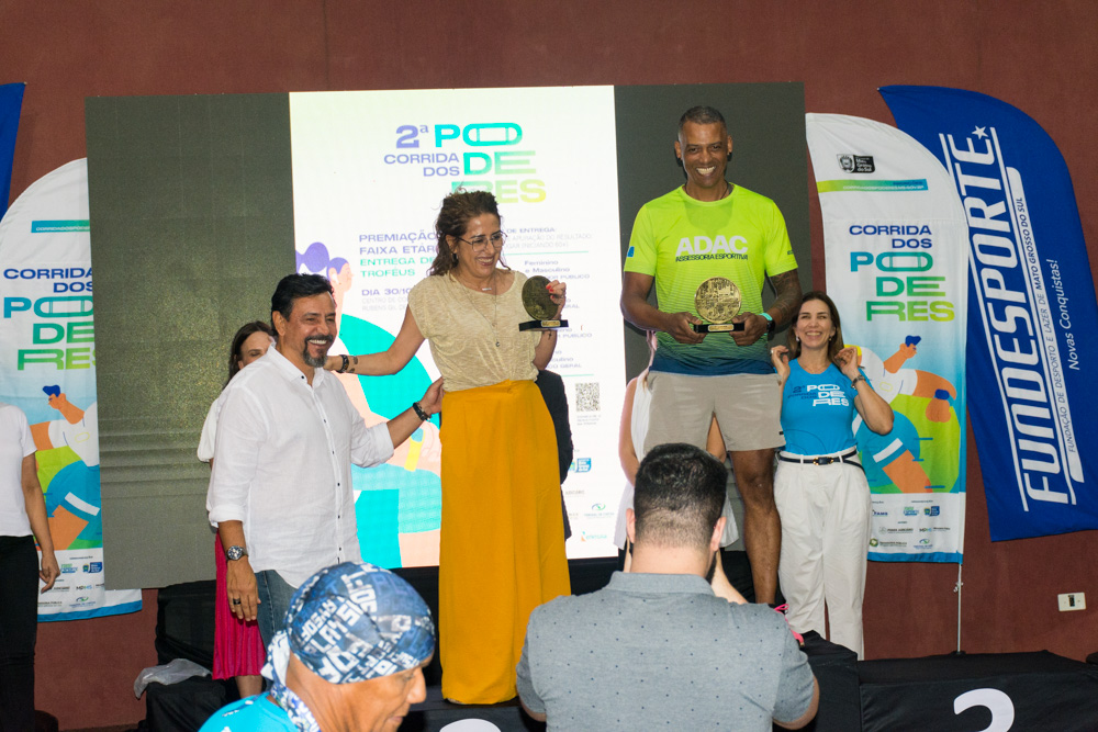 Cerimônia de entrega de troféus da 2ª Corrida dos Poderes premia vencedores e celebra união pelo esporte