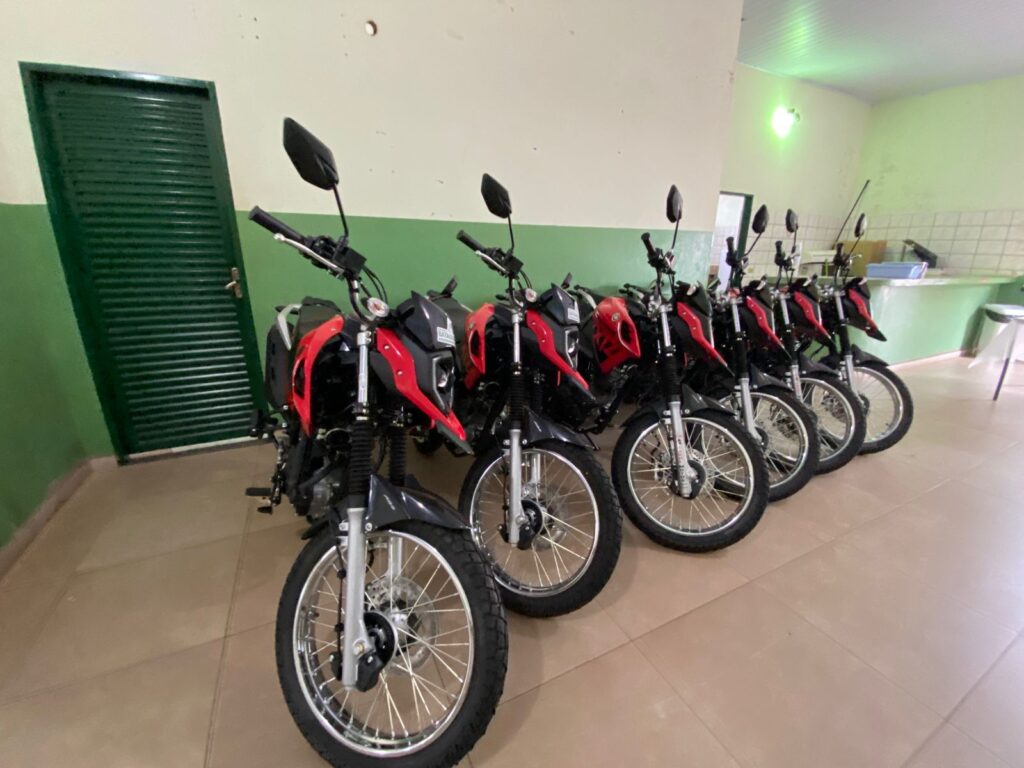 Prefeito Akira entrega seis motocicletas zero-quilômetro para uso dos Agentes Comunitários de Saúde em Bataguassu